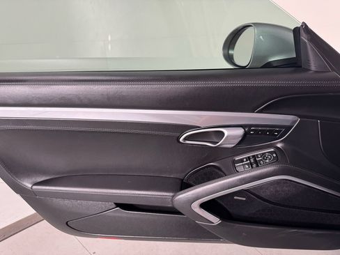 Used 2021 Porsche 718 Cayman GTS RWD image 18