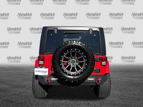 Used 2016 Jeep Wrangler Unlimited Sahara w/ Connectivity Group AWD/4WD image 9