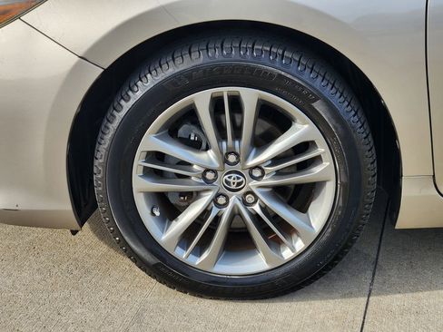 Used 2016 Toyota Camry SE image 10