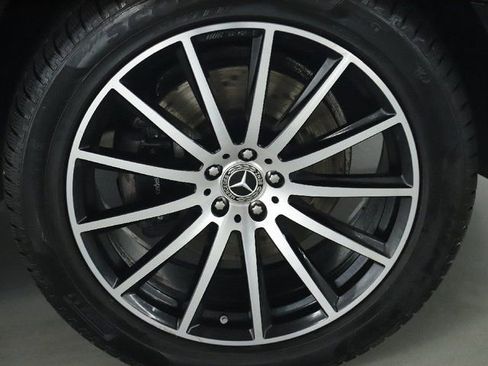 Used 2022 Mercedes-Benz GLS 450 4MATIC image 11