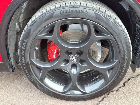 Used 2024 Alfa Romeo Stelvio Veloce image 8