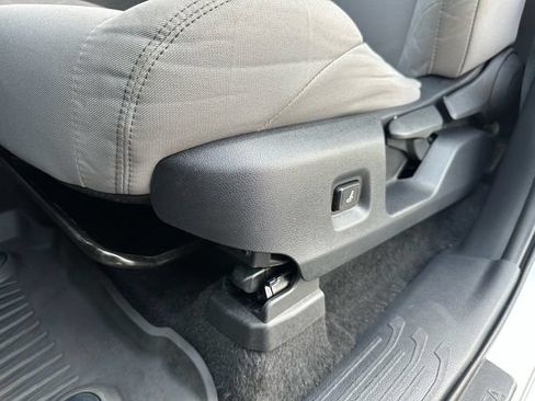 Certified 2024 Toyota Tacoma SR5 AWD/4WD image 24