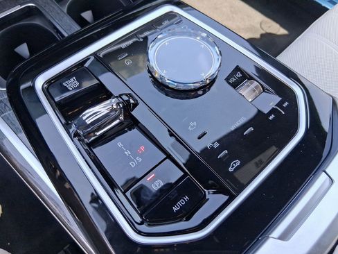 New 2026 BMW 750e xDrive image 16