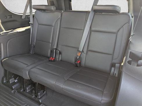 Used 2022 Chevrolet Suburban High Country image 18