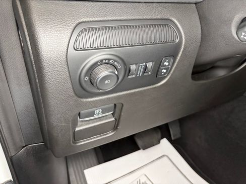 Used 2024 Jeep Wagoneer L Series II w/ Flexible Seating Group image 16