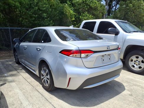 Used 2021 Toyota Corolla LE FWD image 2