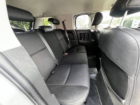 Used 2007 Toyota FJ Cruiser 4WD image 12