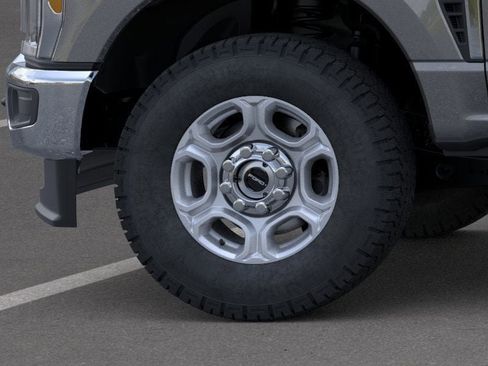 New 2026 Ford F250 XLT w/ FX4 Off-Road Package AWD/4WD image 19