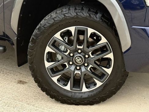 Used 2025 Toyota Tundra Limited AWD/4WD image 2