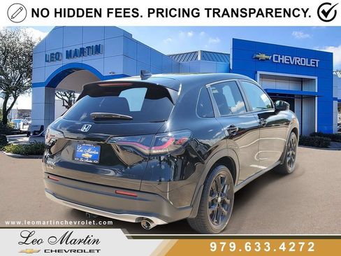 Used 2023 Honda HR-V Sport image 3