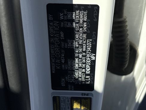 Used 2025 Kia Sportage LX image 35