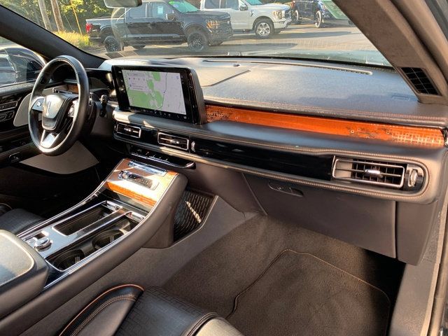 Certified 2025 Lincoln Aviator Black Label AWD/4WD image 13