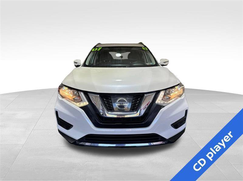 Used 2017 Nissan Rogue SV w/ SV Premium Package AWD/4WD image 2