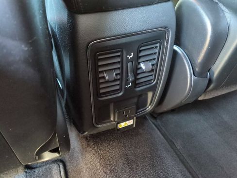 Used 2018 Jeep Grand Cherokee Altitude image 22