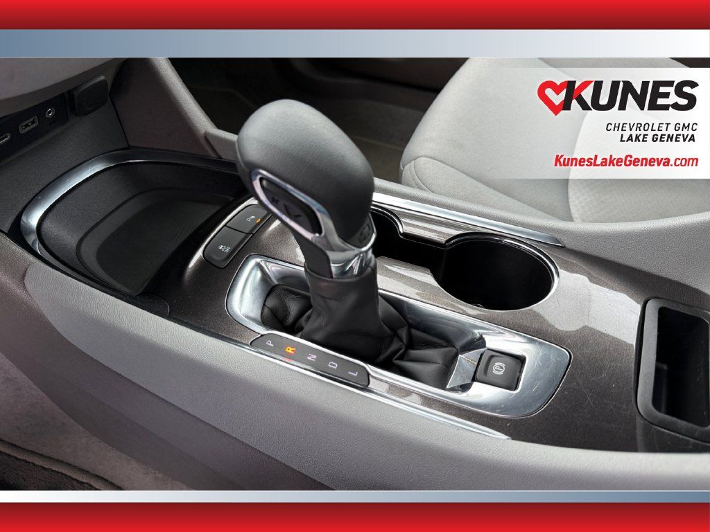 Used 2025 Chevrolet Malibu LT FWD image 28
