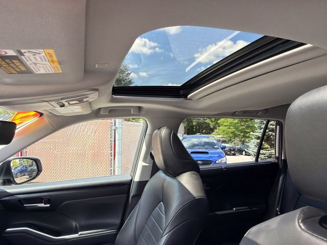Used 2021 Toyota Highlander XLE AWD/4WD image 18