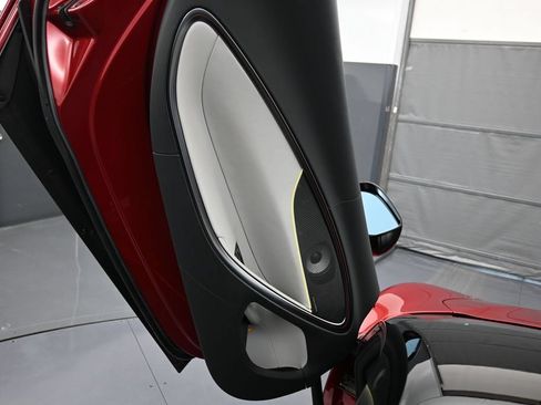 Used 2024 McLaren Artura RWD image 15
