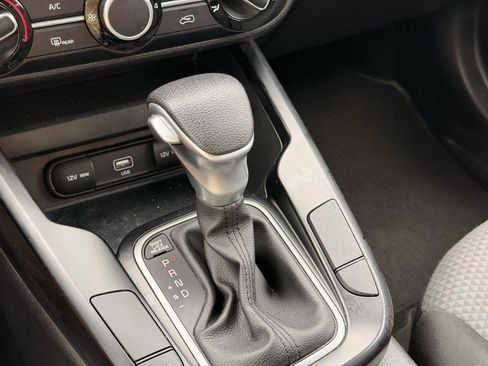 Used 2020 Kia Soul LX FWD image 21
