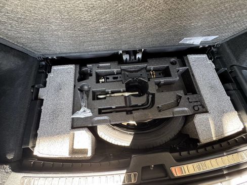 Used 2024 Volvo XC90 B6 Core w/ Protection Package Premier image 36