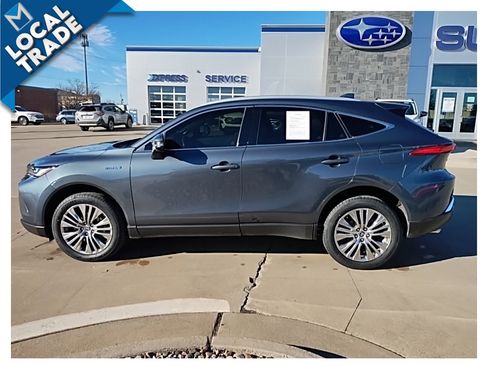 Used 2021 Toyota Venza Limited image 10