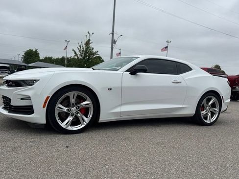 Used 2020 Chevrolet Camaro SS RWD image 3