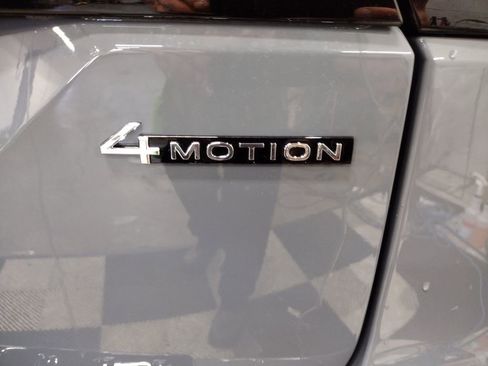 New 2025 Volkswagen Atlas Peak Edition SE image 14