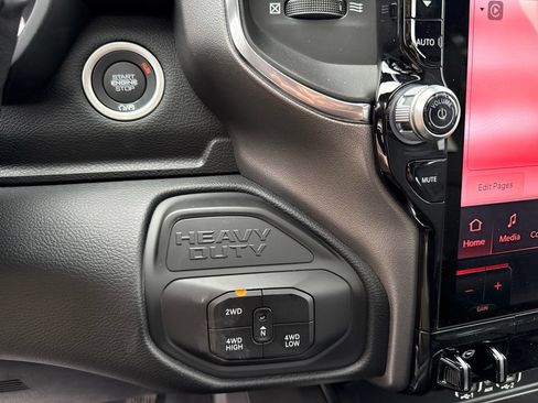New 2026 RAM 2500 Laramie AWD/4WD image 15