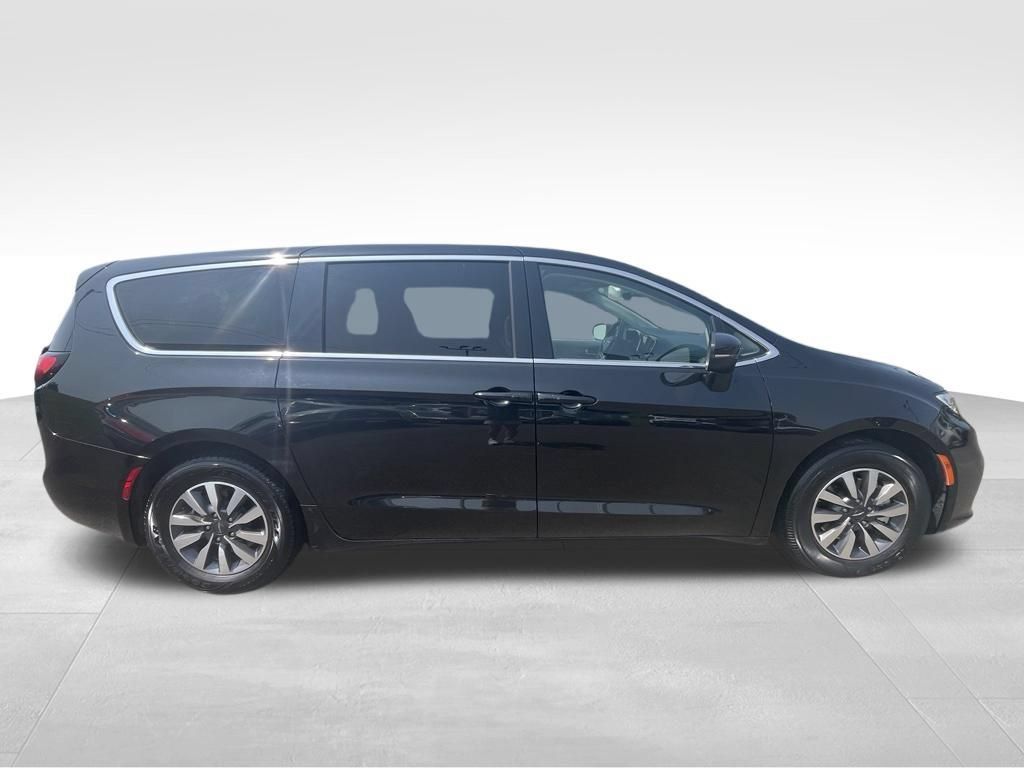Used 2023 Chrysler Pacifica Touring-L FWD image 13