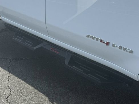 Used 2022 GMC Sierra 2500 AT4 AWD/4WD image 6