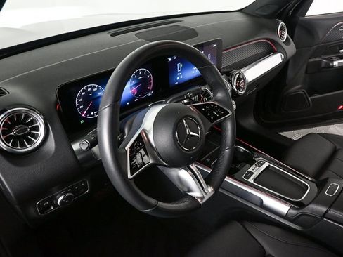 Used 2025 Mercedes-Benz GLB 250 image 6
