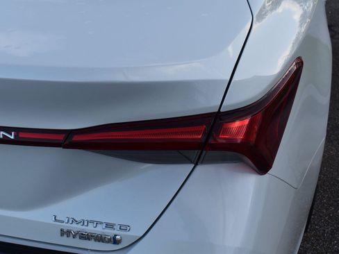 Used 2020 Toyota Avalon Limited w/ Advanced Safety Package FWD image 10