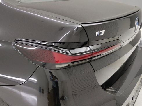 Used 2025 BMW i7 eDrive50 w/ M Sport Package RWD image 8