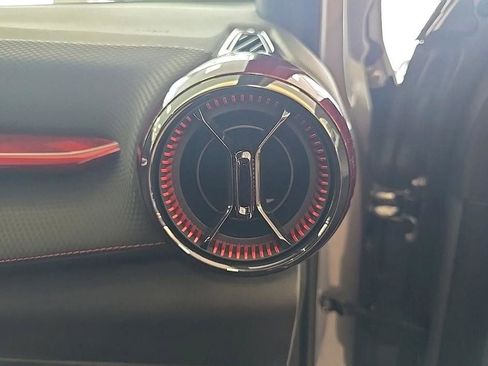 Used 2025 Chevrolet Equinox RS w/ Safety and Technology Package image 36