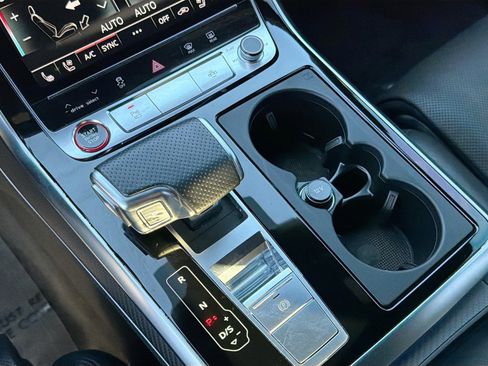 Used 2022 Audi RS Q8 image 28