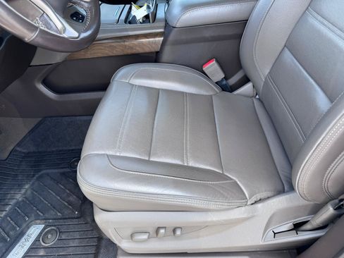 Used 2019 GMC Yukon XL Denali w/ Denali Ultimate Package AWD/4WD image 11