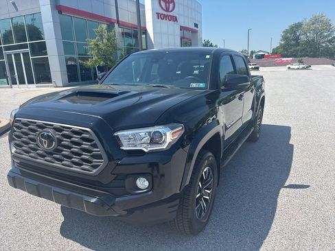 Used 2020 Toyota Tacoma TRD Sport w/ Technology Package AWD/4WD image 9