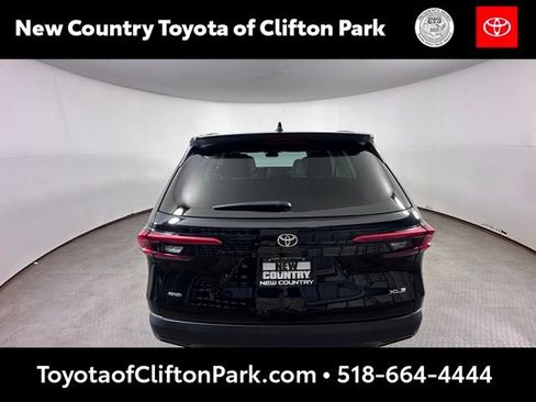 Used 2024 Toyota Grand Highlander AWD image 4