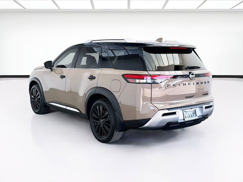 Used 2023 Nissan Pathfinder Platinum w/ Black Appearance Package FWD image 6