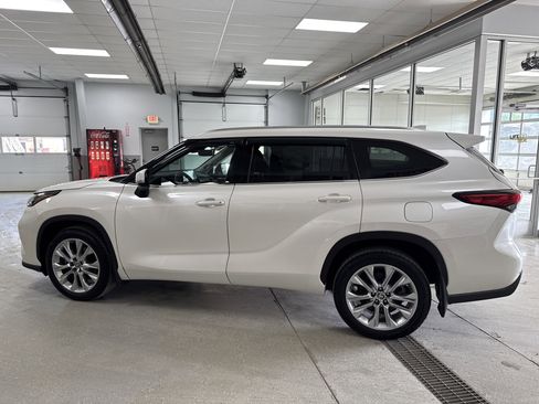 Used 2020 Toyota Highlander Limited image 5
