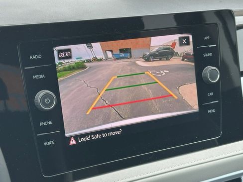 New 2025 Volkswagen Taos SE image 24