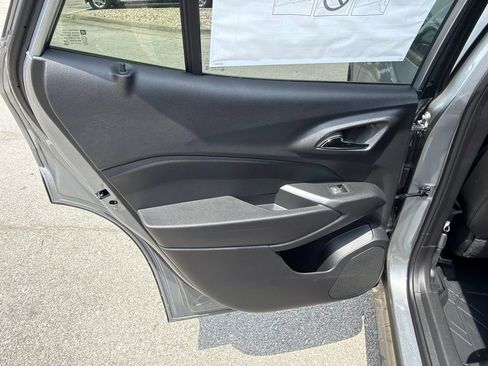 New 2026 Chevrolet Trax ACTIV w/ Sunroof Package FWD image 18
