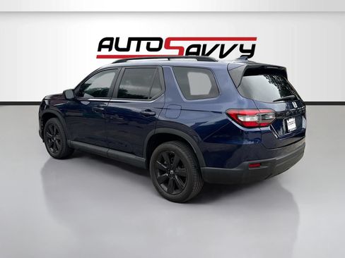 Used 2023 Honda Pilot Sport image 5