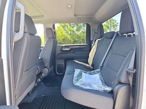 New 2026 GMC Sierra 2500 SLE image 8