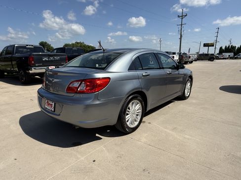 Used 2008 Chrysler Sebring Touring FWD image 31