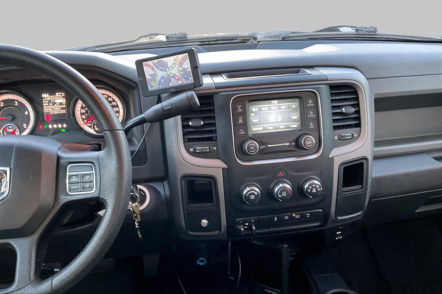 Used 2015 RAM 2500 Tradesman w/ Chrome Appearance Group AWD/4WD image 7
