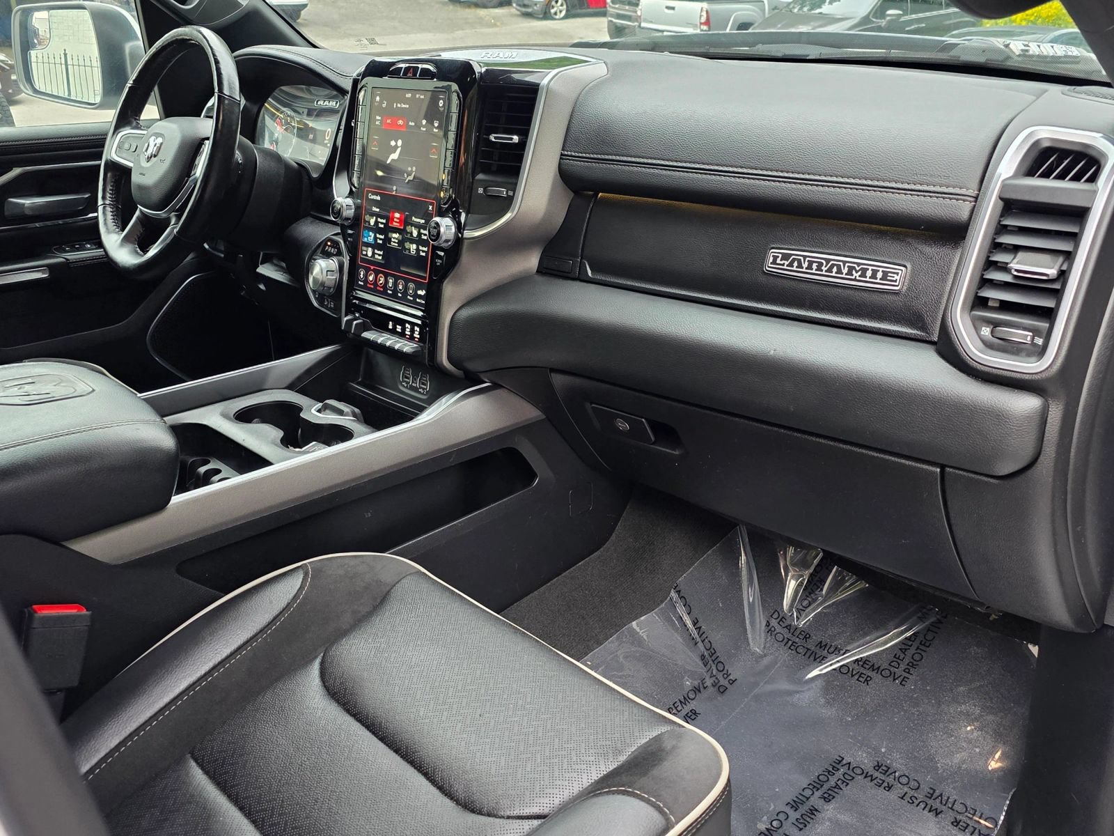 Used 2020 RAM 1500 Laramie w/ Sport Appearance Package AWD/4WD image 31