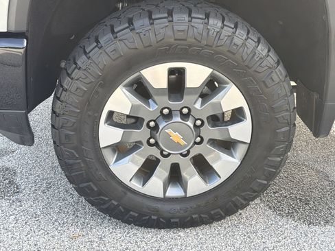 Used 2025 Chevrolet Silverado 2500 Custom w/ Custom Value Package AWD/4WD image 35