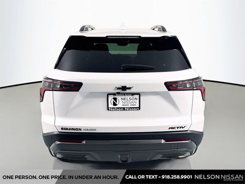 Used 2025 Chevrolet Equinox ACTIV w/ Safety and Technology Package FWD image 6