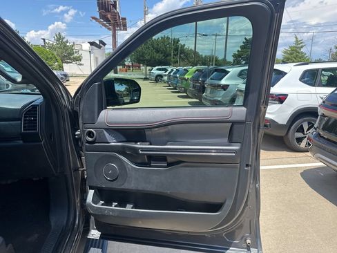 Used 2021 Ford Expedition Limited RWD image 19