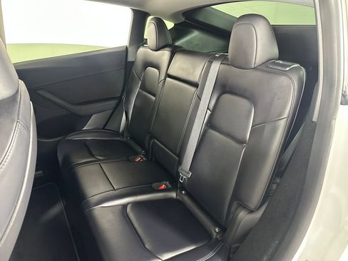 Used 2023 Tesla Model Y Long Range AWD/4WD image 23